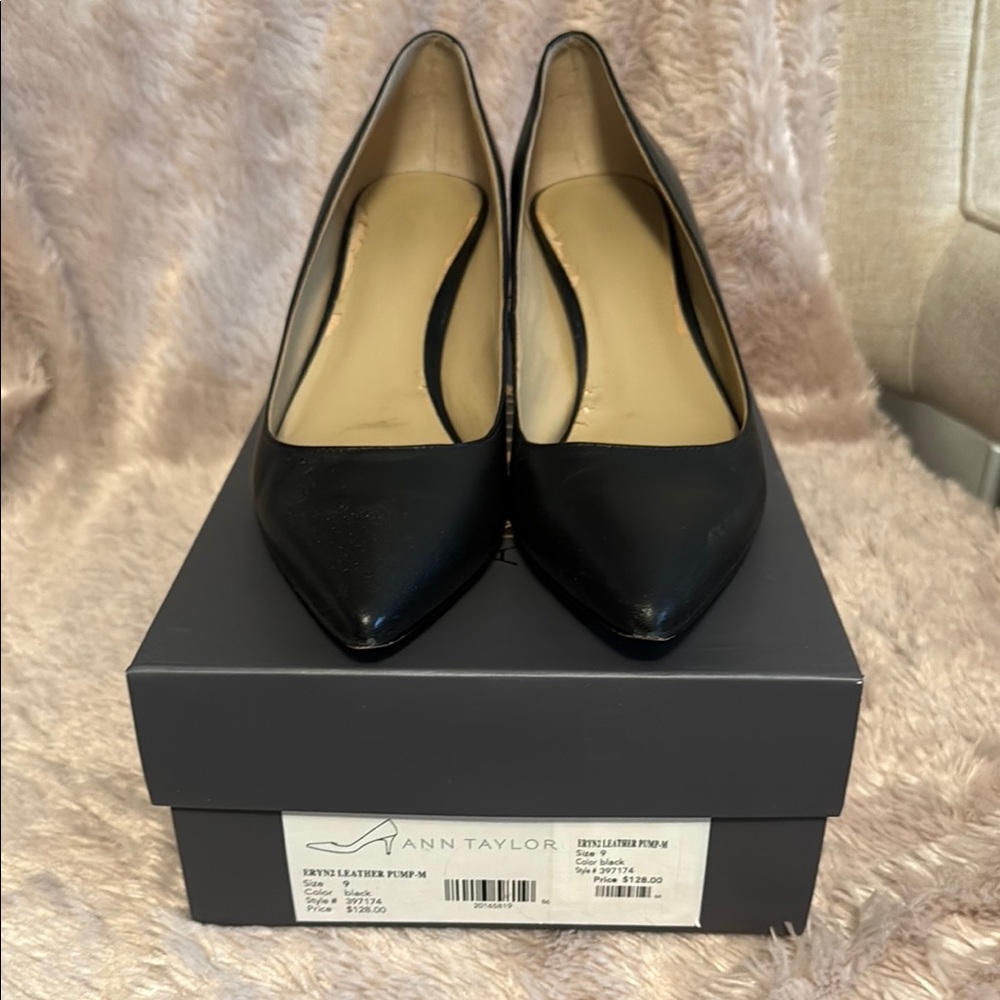 Ann Taylor Used Women's Black Leather Pumps